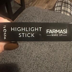 Farmasi Makeup Highlight Stick in Black
